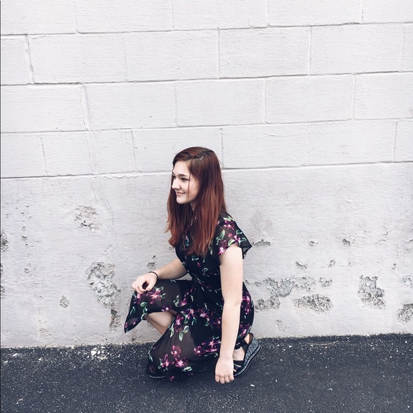 Meet your Posher, Rachel - Picture 2 of 8